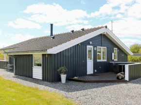 Elegant Holiday Home in Hadsund with Whirlpool in Øster Hurup